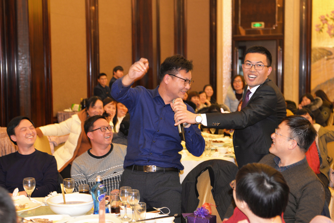 15633303202383471fSM.jpg 2017年度總結表彰大會暨迎新晚宴-801.jpg